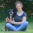 Dr. med. vet. Lara Steinhoff mit ihrem Brackenmix Frieda